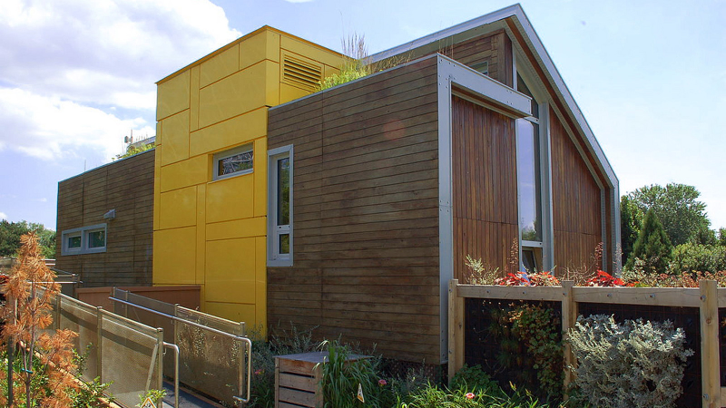 Illustration for article titled 21 Amazing Off-the-Grid Houses